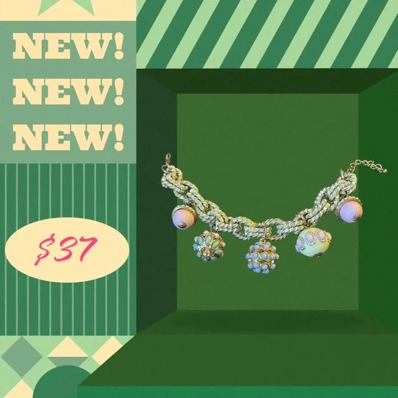 absolutely beautiful, gold tone, chunky bracelet with round ball decorations A - Picture 2 of 2